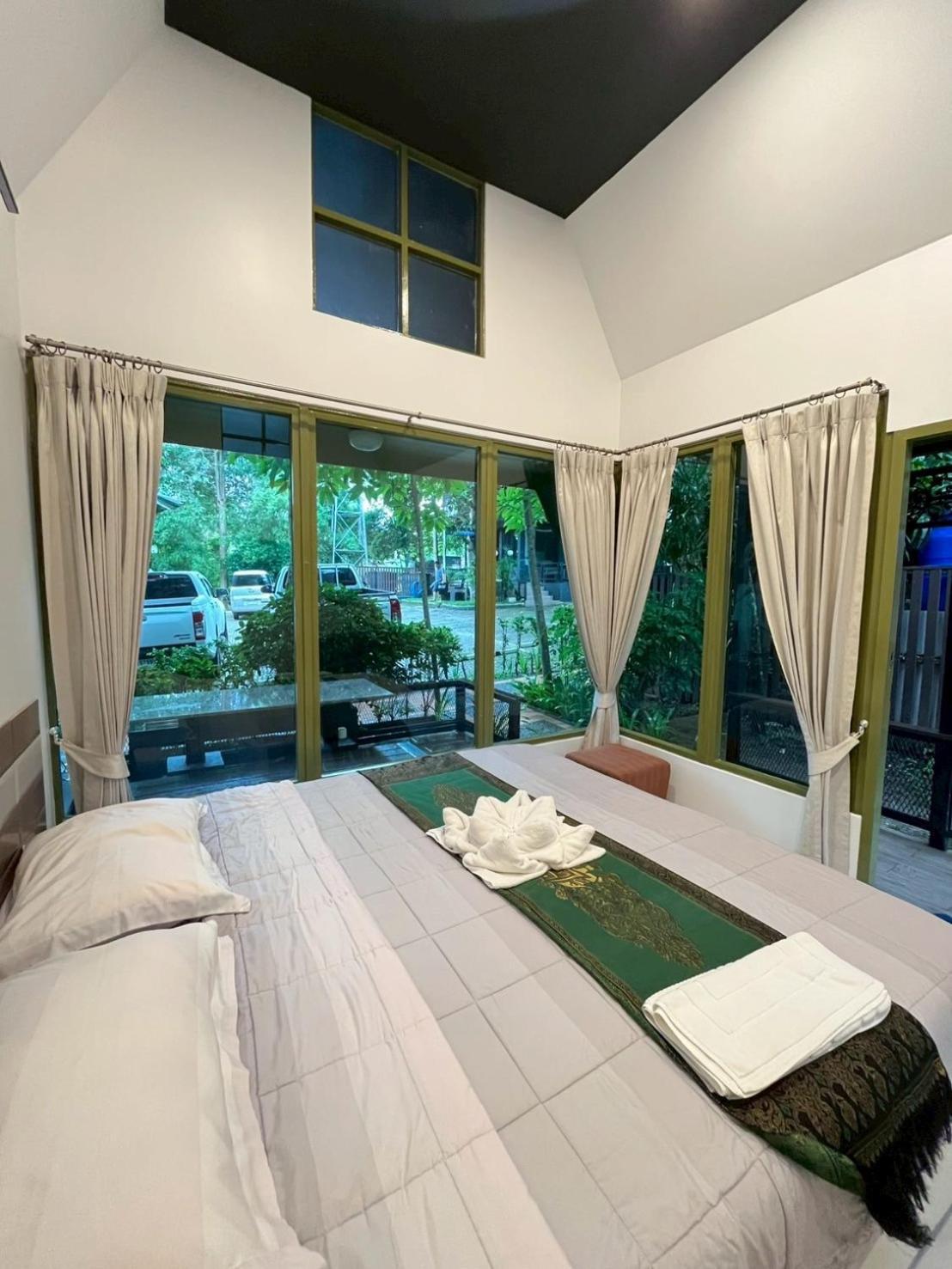 Standard Room,1742834395:JPEG